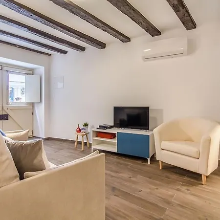 Brick Arch With Ac | Alfama *