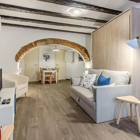 Brick Arch With Ac | Alfama 아파트 *
