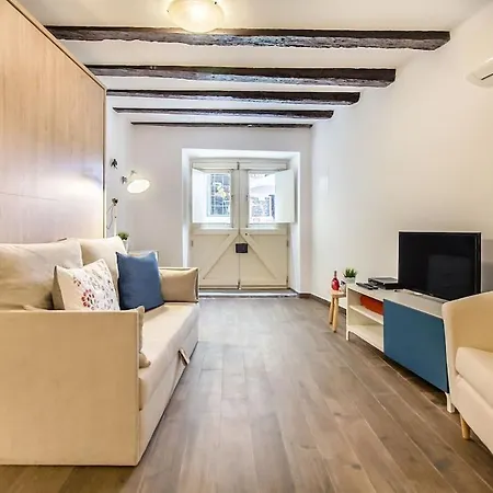 Brick Arch With Ac | Alfama *