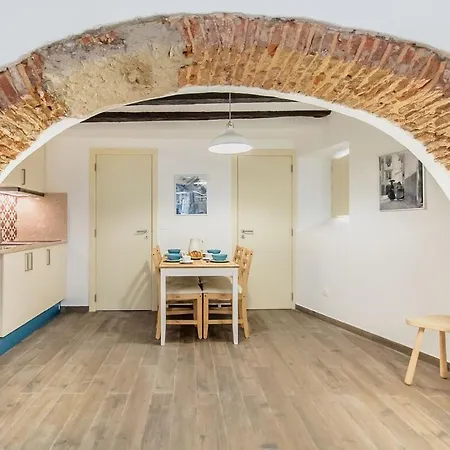 아파트 Brick Arch With Ac | Alfama