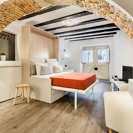 Brick Arch With Ac | Alfama 리스본