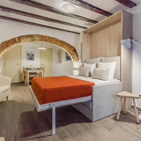 Brick Arch With Ac | Alfama